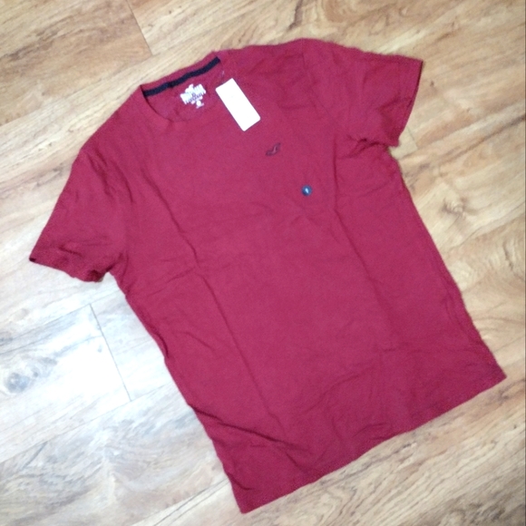 Hollister Must Have Tee - Picture 2 of 4